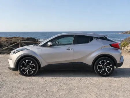 Foto 02 toyota chr left side