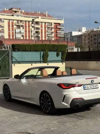 Foto 05 bmw 430i xdrive cabrio 2022 white cognac rear three quarter roof open