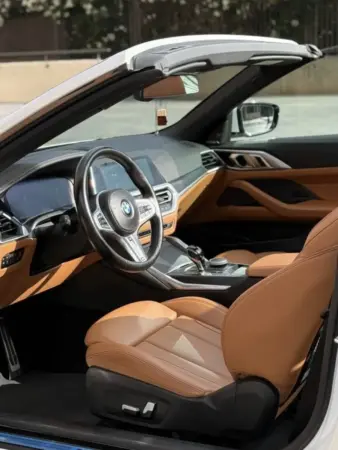 Foto 07 bmw 430i xdrive cabrio 2022 white cognac cognac driver cockpit